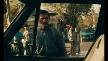 Taste of Cherry (1997) - Film Still 1