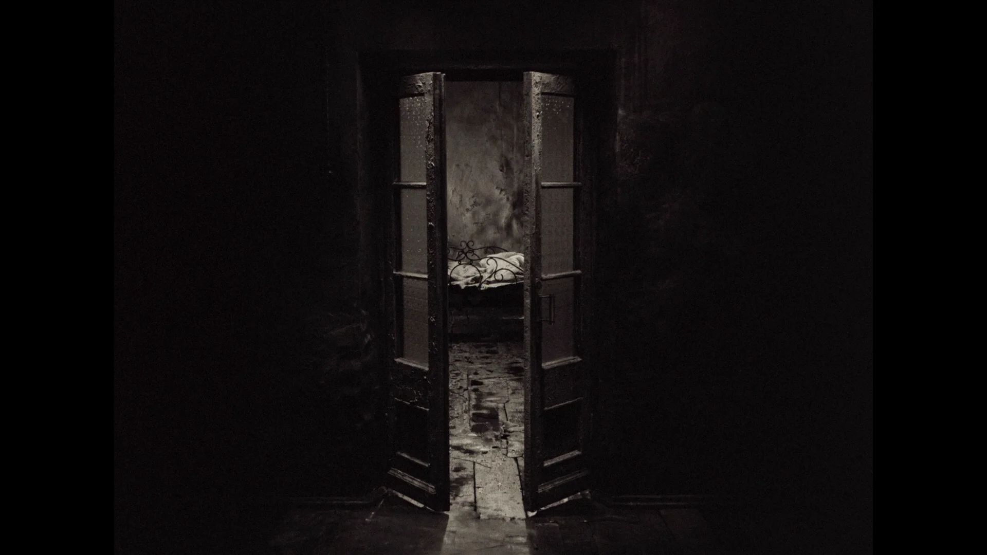 Stalker (1979) - Film Still 1